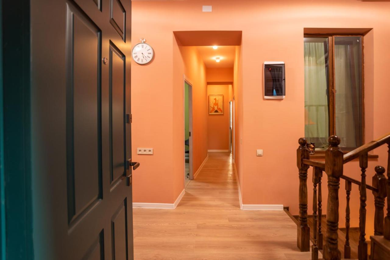 La Casa Emilioangi Hostel Yerevan Bagian luar foto