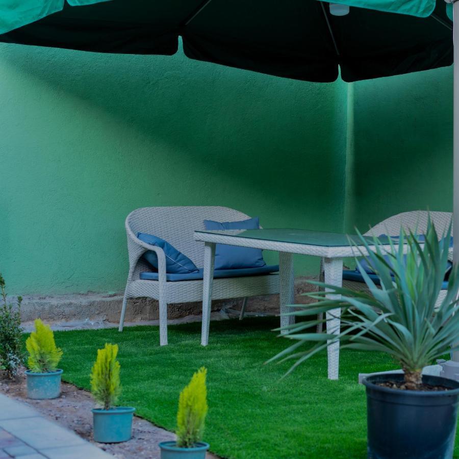 La Casa Emilioangi Hostel Yerevan Bagian luar foto