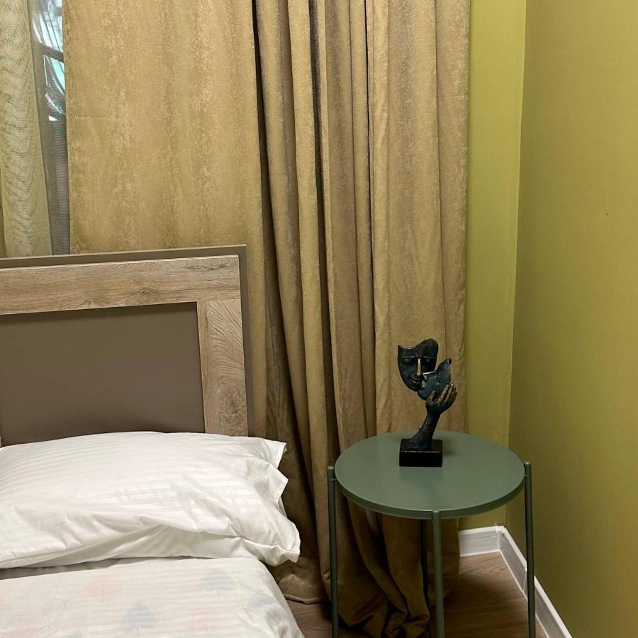 La Casa Emilioangi Hostel Yerevan Bagian luar foto