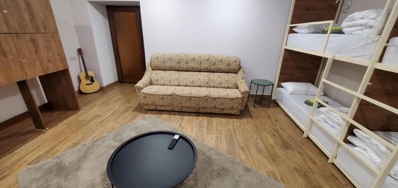 La Casa Emilioangi Hostel Yerevan Bagian luar foto